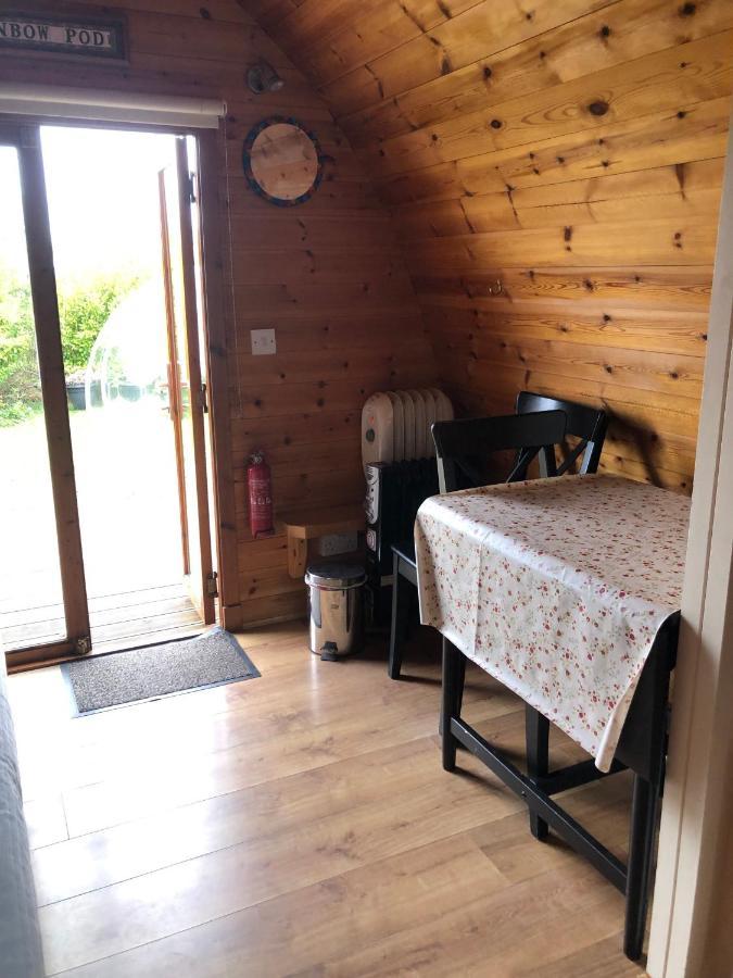 The Rainbow Pod Villa Milltown Malbay Bagian luar foto