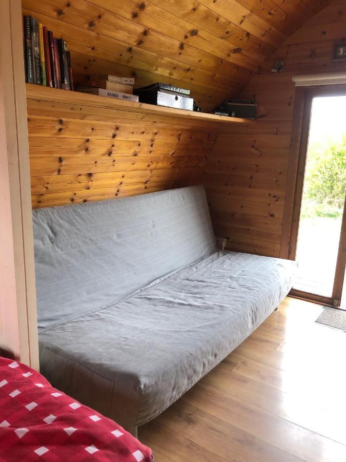 The Rainbow Pod Villa Milltown Malbay Bagian luar foto