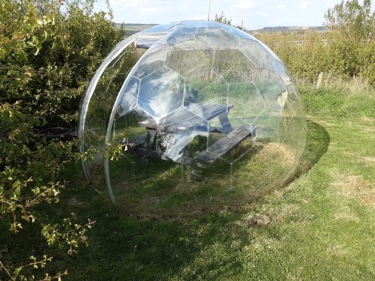 The Rainbow Pod Villa Milltown Malbay Bagian luar foto