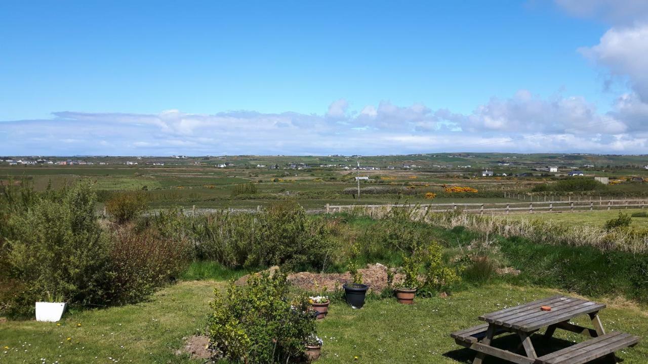 The Rainbow Pod Villa Milltown Malbay Bagian luar foto